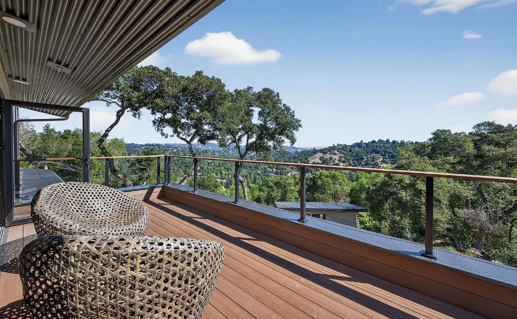 205 Crestview: Deck overlooking the hills