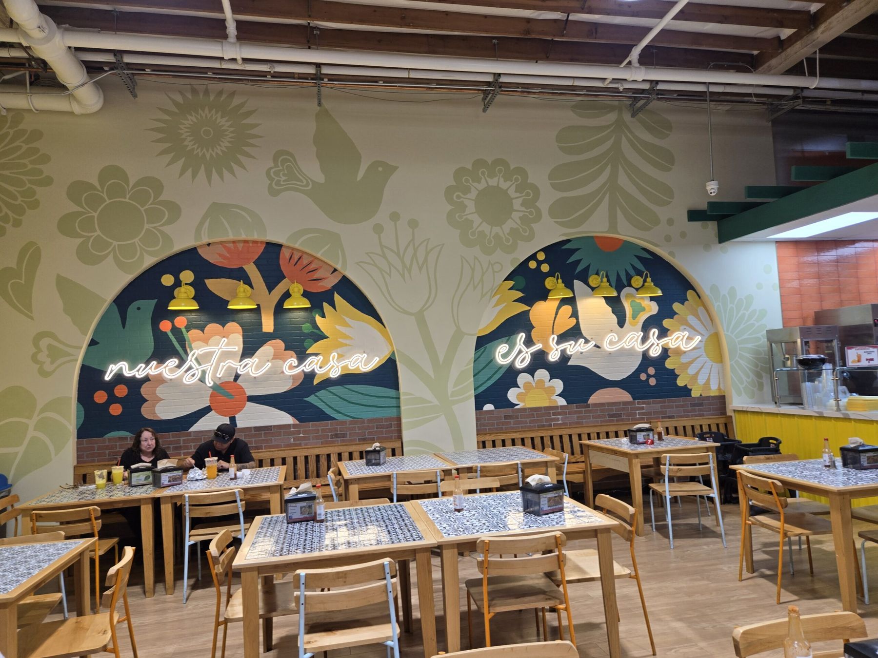 Las Montañas: Dining room