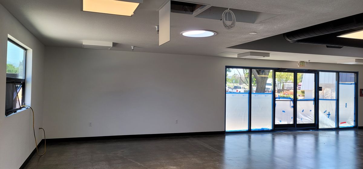 Napa Auto Parts Regional Distribution Center: Showroom and storefront